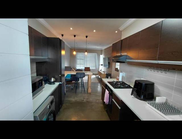 2 BEDROOM TOWNHOUSE FOR SALE IN GLENANDA